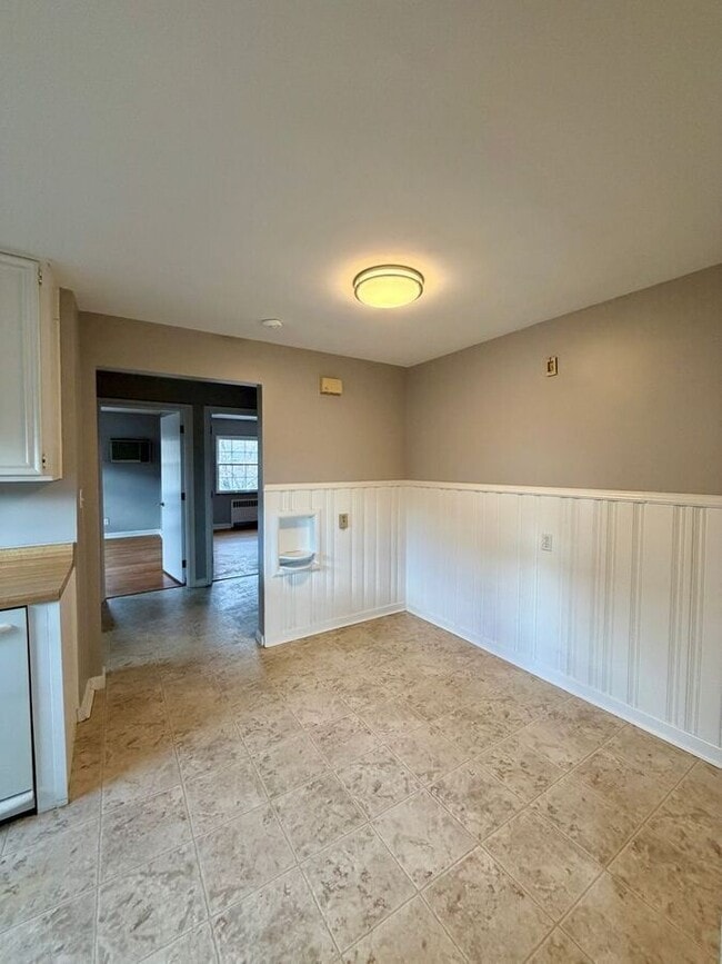 6912 Murray Ave in Cincinnati, OH - Building Photo - Building Photo