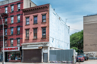 2308 2nd Ave in New York, NY - Building Photo - Building Photo