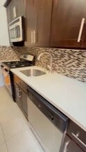 Lockwood Arms Apartments in Fresno, CA - Building Photo - Building Photo