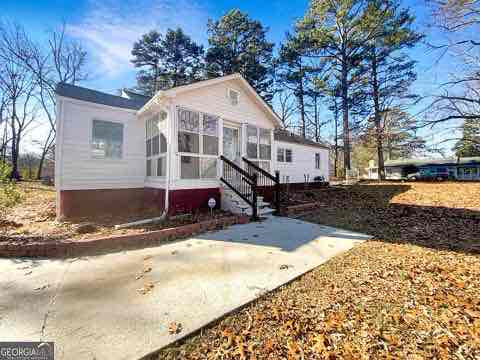 555 Bridge Ave in Forest Park, GA - Building Photo