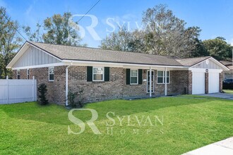 1060 Grove Park Dr S in Orange Park, FL - Building Photo - Building Photo