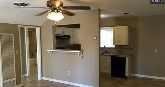 1306 Woodrow Ave in Bakersfield, CA - Building Photo