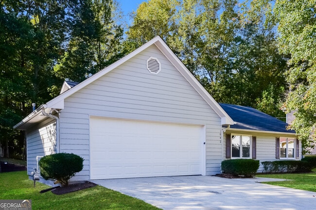 1642 Sugarmaple Dr SW in Conyers, GA - Building Photo - Building Photo