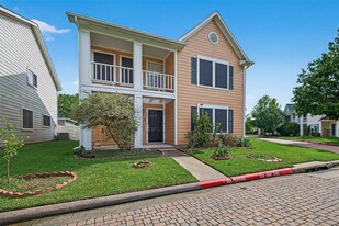 15859 E Park Ct in Houston, TX - Building Photo