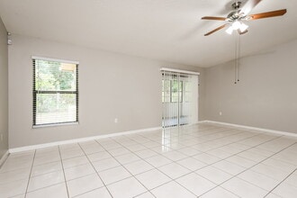 805 Mountbatten Ln in Kissimmee, FL - Building Photo - Building Photo