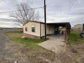 471 Cheyne Rd in Zillah, WA - Building Photo - Building Photo