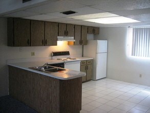 South Daytona Towers in Daytona Beach, FL - Building Photo - Interior Photo