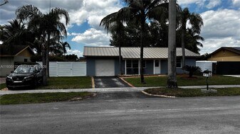 14799 SW 71st Ln in Miami, FL - Building Photo