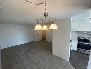 6924 Hyde Park Dr in San Diego, CA - Building Photo - Building Photo
