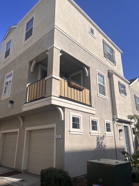 475 Tailoff Ln in Sacramento, CA - Building Photo