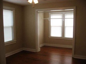 317 S Walnut St, Unit 2 in Ottawa, KS - Building Photo - Building Photo