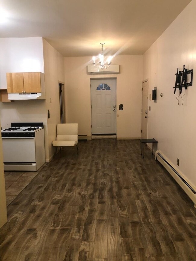 387 Monmouth St in Jersey City, NJ - Building Photo - Building Photo