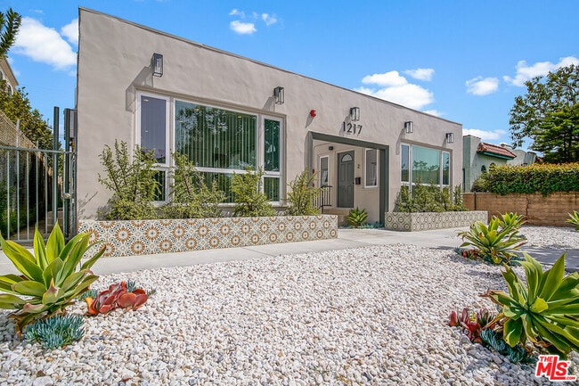 1217 9th St in Santa Monica, CA - Building Photo - Building Photo