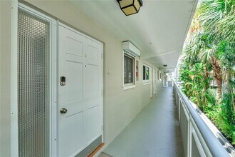 1198 Hillsboro Mile in Hillsboro Beach, FL - Building Photo - Building Photo