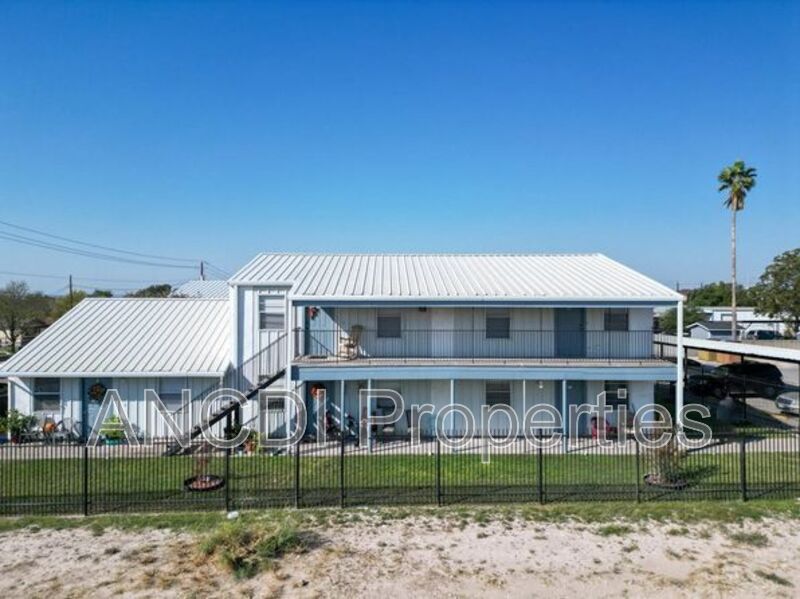 802 E 14th St in Del Rio, TX - Foto de edificio
