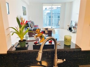 1250 S Miami Ave, Unit 2012 in Miami, FL - Building Photo - Building Photo