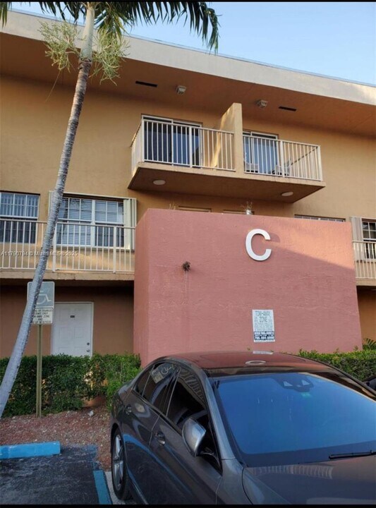 7510 SW 152nd Ave in Miami, FL - Building Photo