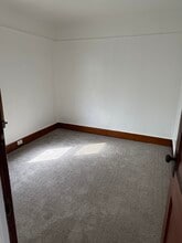 481 26th St, Unit Upper unit #2 in Niagara Falls, NY - Building Photo - Building Photo