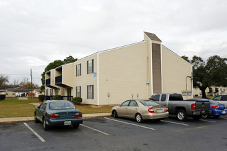 Brookley Pointe in Mobile, AL - Foto de edificio - Building Photo