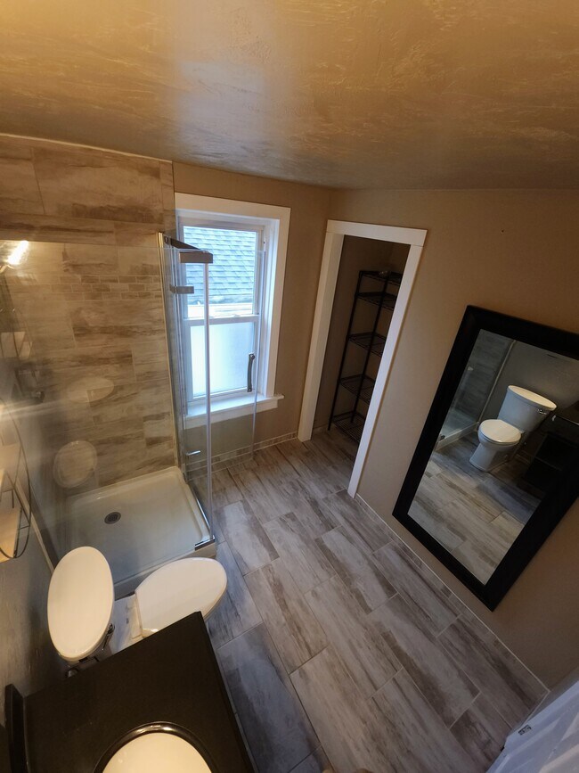 1313 Wisconsin Ave, Unit A in Grafton, WI - Foto de edificio - Building Photo