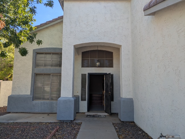 204 W Goldfinch Way in Chandler, AZ - Building Photo - Building Photo