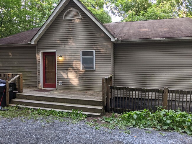 194 One Love Ln in Boone, NC - Building Photo - Building Photo