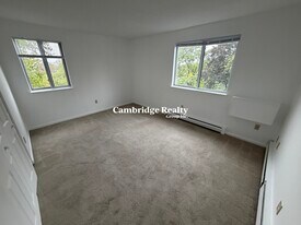 37 Belmont St, Unit T in Somerville, MA - Building Photo
