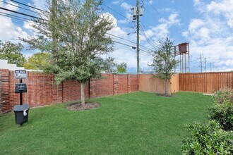 721 Strawberry Pines Ct in Houston, TX - Building Photo - Building Photo