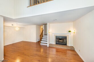 38 Crestmont Rd in Bedminster, NJ - Building Photo - Building Photo