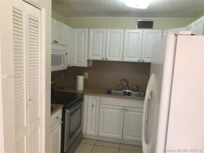 2985 W 80th St-Unit -112 in Hialeah Gardens, FL - Building Photo - Building Photo