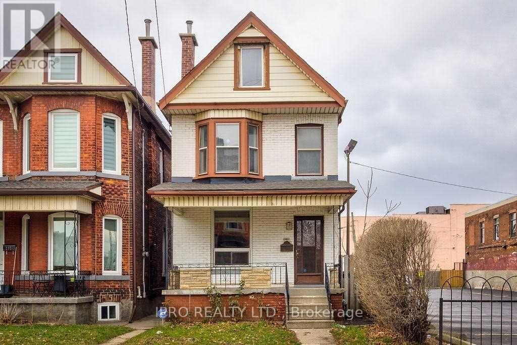 219 Wentworth St N in Hamilton, ON - Building Photo