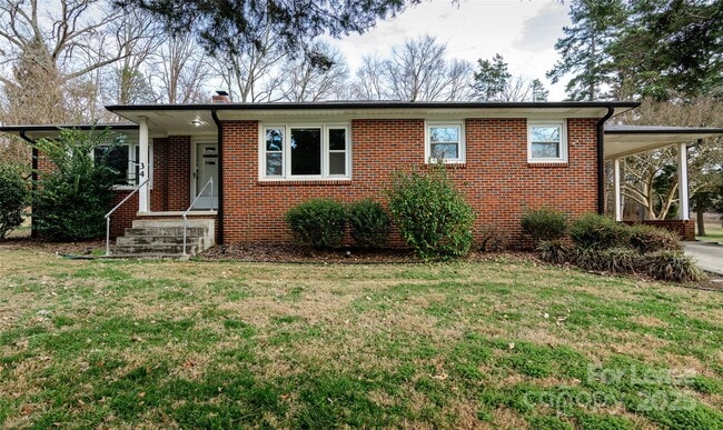 property at 34 Rollingwood Ln