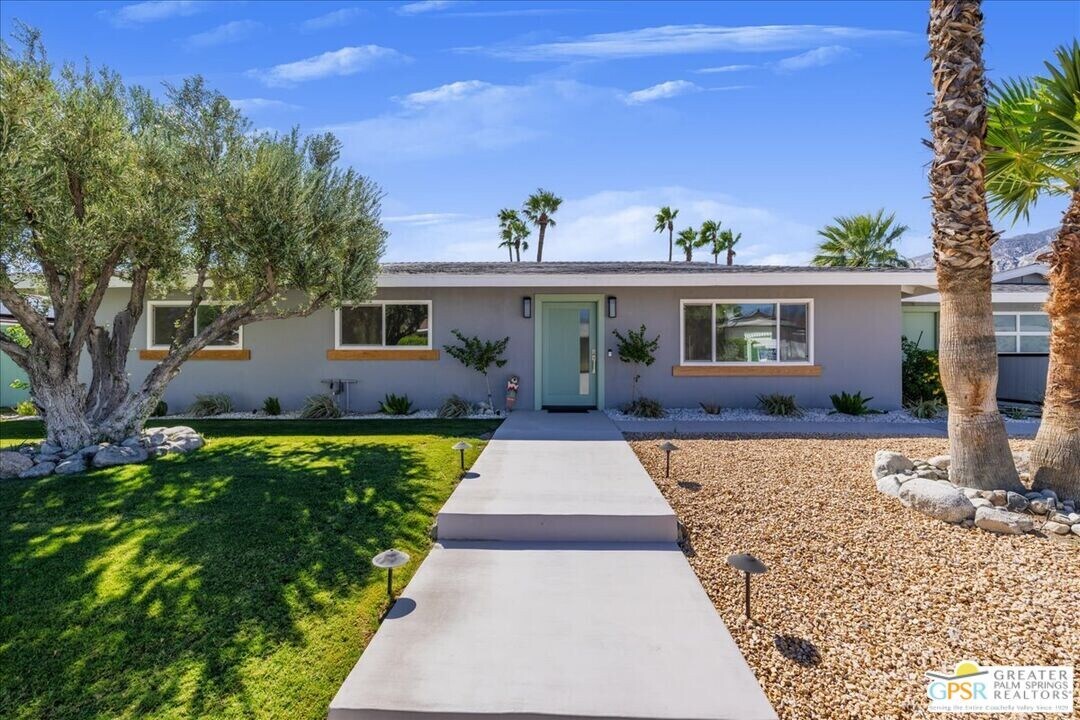 505 E Molino Rd in Palm Springs, CA - Building Photo
