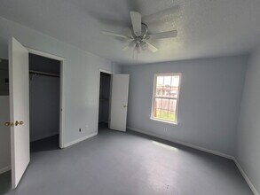 4818 Lake Road, Unit A in Killeen, TX - Foto de edificio - Building Photo