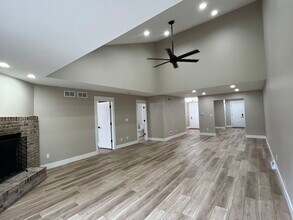 109 Ravinia Dr in Shorewood, IL - Building Photo - Building Photo