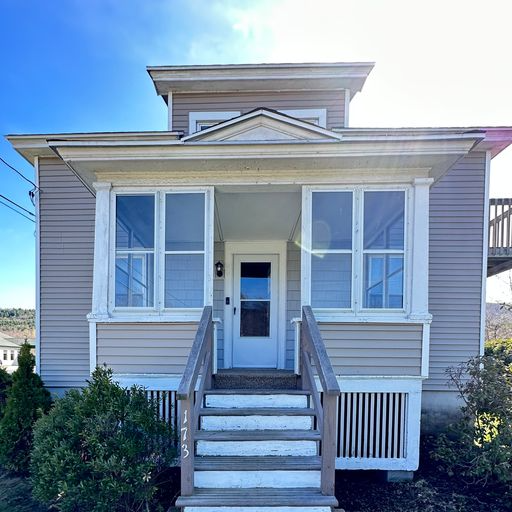 173 Main St in Gorham, NH - Building Photo