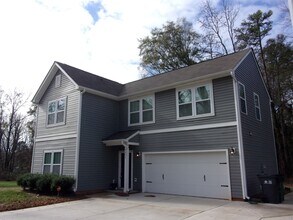 2826 Capitol Dr in Charlotte, NC - Building Photo - Building Photo