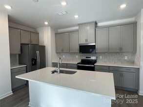 1500 31st St NE in Conover, NC - Building Photo - Building Photo