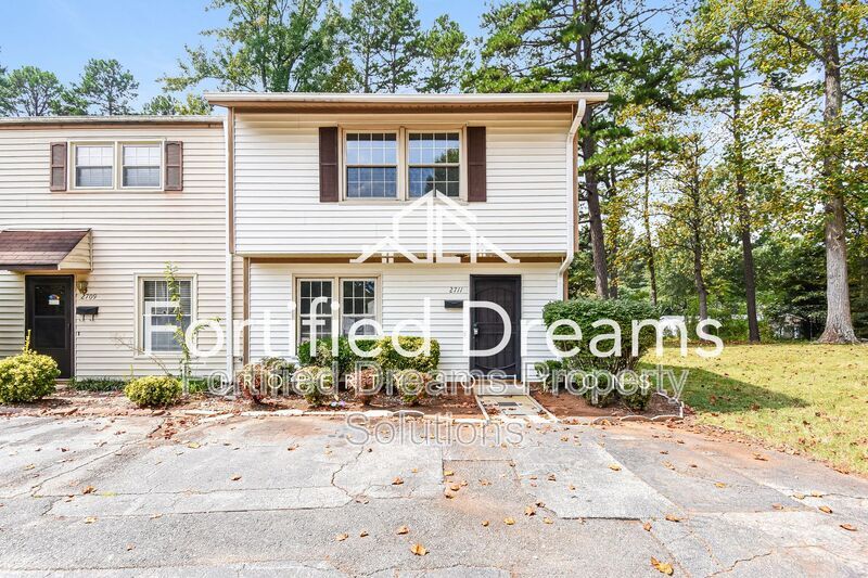 2711 Reynolds Park Rd in Winston-Salem, NC - Building Photo