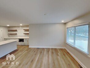 4110 Broadview Dr in Charlotte, NC - Foto de edificio - Building Photo