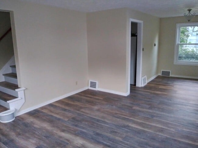 1457 Sulzer Ave in Euclid, OH - Building Photo - Building Photo