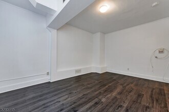 15 The Crescent in Montclair, NJ - Building Photo - Building Photo