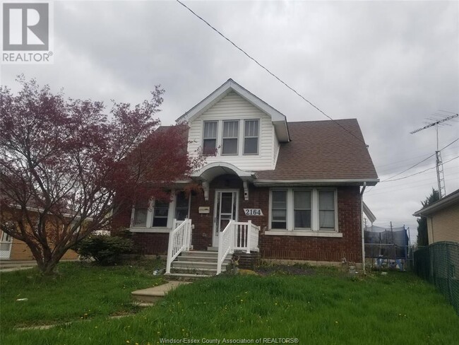 2164 Grand Marais Rd E