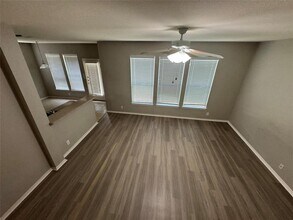 219 Hiver St in Kyle, TX - Building Photo - Building Photo