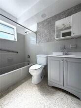 695 NW 44th Ave in Miami, FL - Building Photo - Building Photo