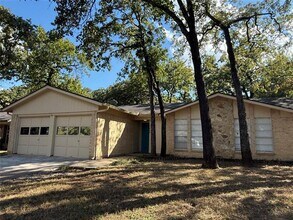 5400 Holly Trail in Arlington, TX - Building Photo - Building Photo