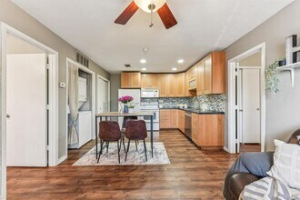 1624 Aquarena Springs Dr in San Marcos, TX - Building Photo - Building Photo