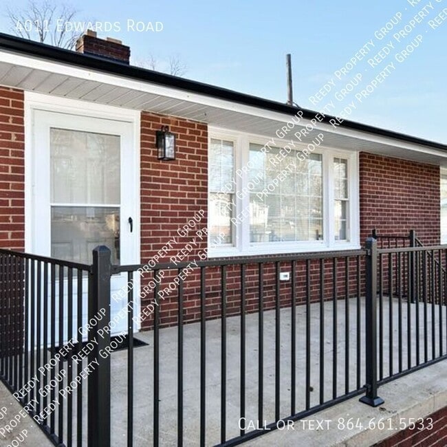 4011 Edwards Rd in Taylors, SC - Foto de edificio - Building Photo