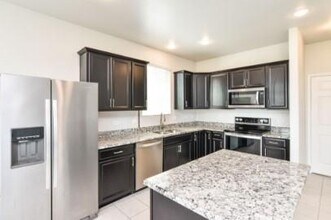 1721 Vernon Dr in Aubrey, TX - Building Photo - Building Photo