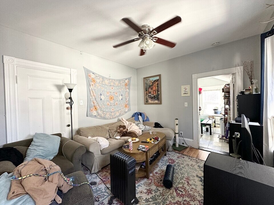 71 Gardner St in Boston, MA - Building Photo